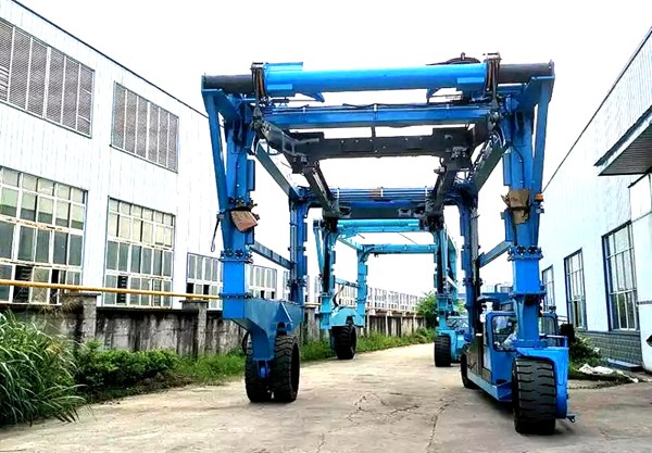 福建漳州跨运车厂家跨运车不同驱动类型适配哪些作业场景